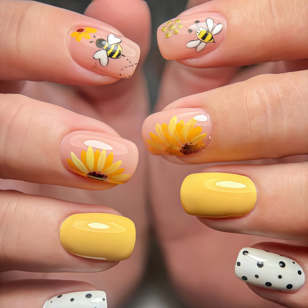 Press On Nail Set - Short Square fake nails for women