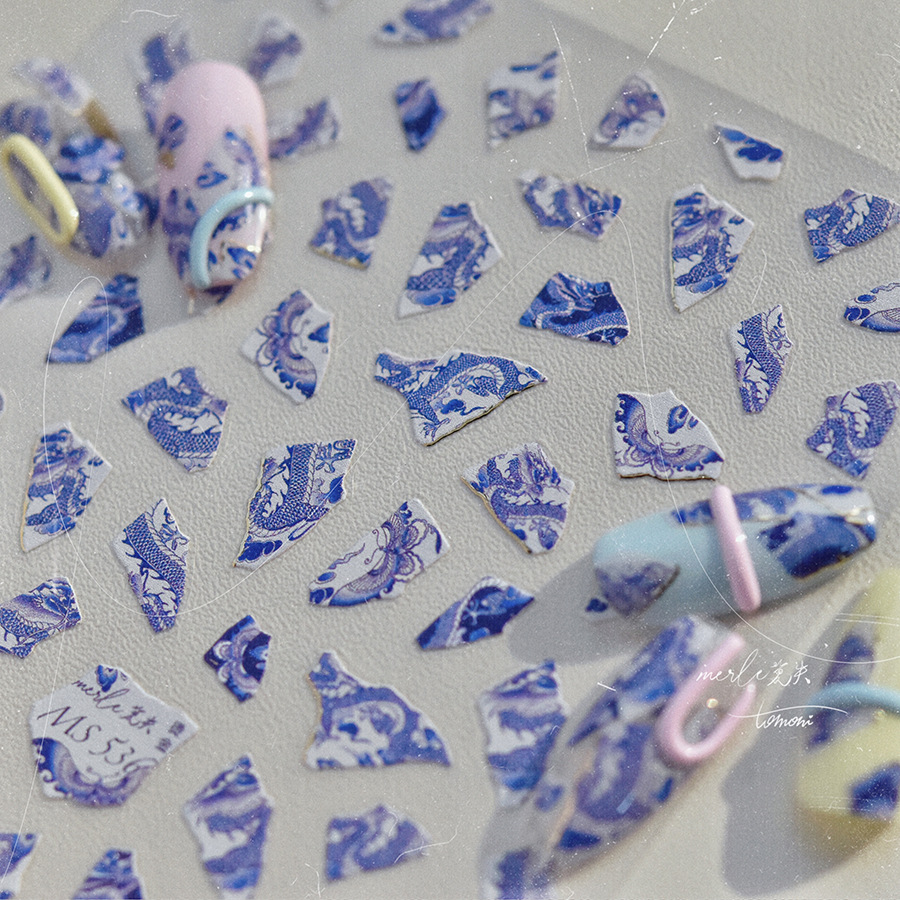 Blue and White Porcelain Drago - Nail Art France recension och pris